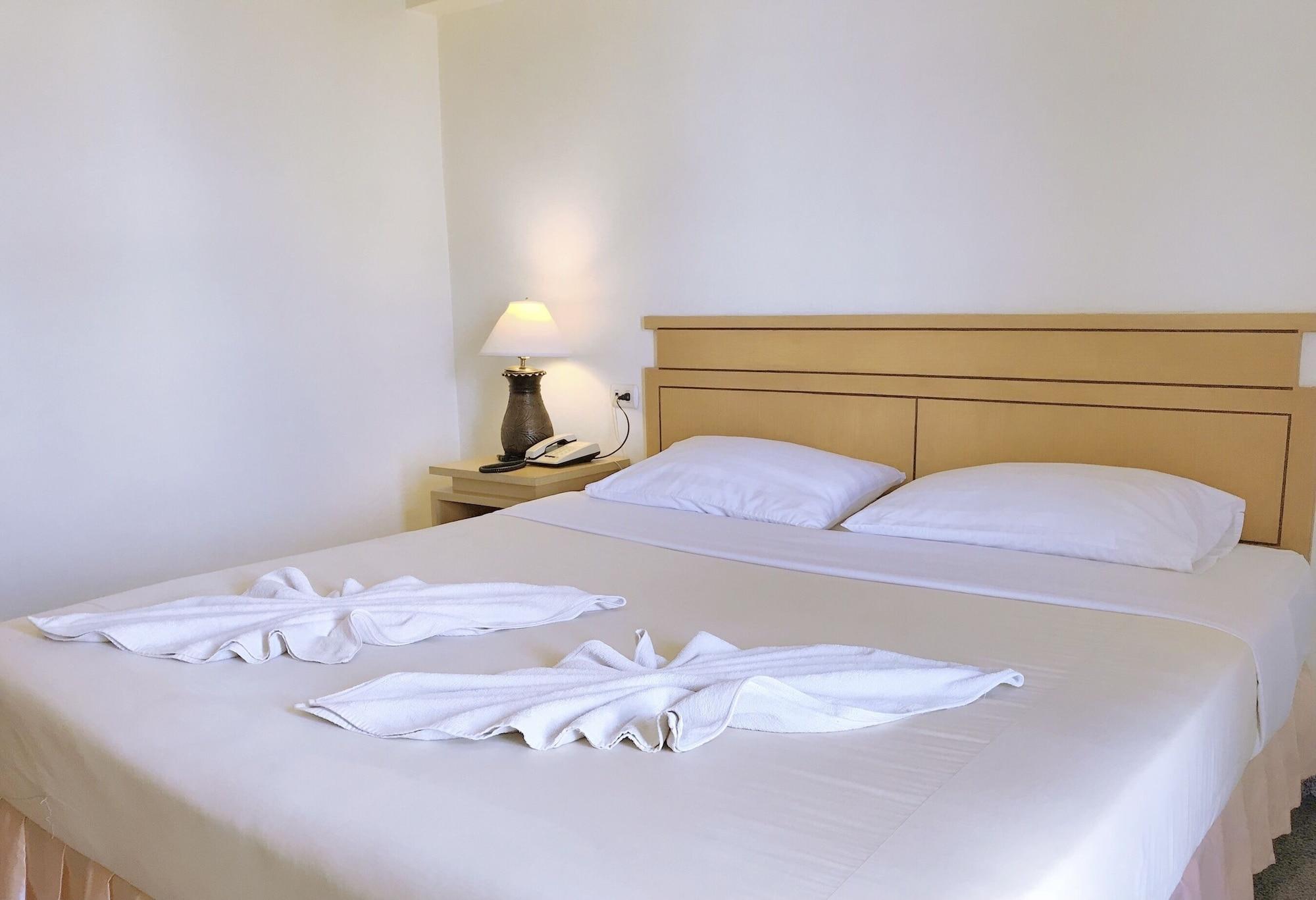 Maneerote Hotel Surin Eksteriør bilde